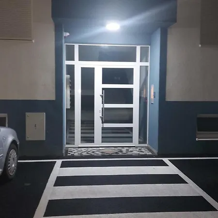 Centar Kozarska Dubica 아파트