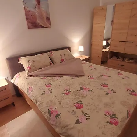 Centar Kozarska Dubica 아파트 *